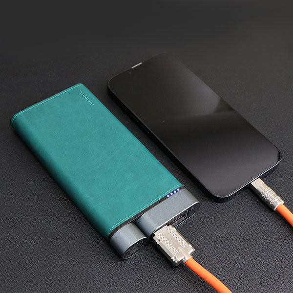 بنك طاقة كفاءة 10000mAh مع قشرة معدنية و 3 منافذ - شحن أي جهاز USB-C!